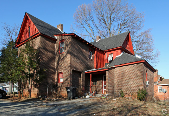 Building Photo - 423 N Main St