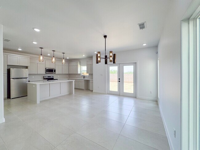 Building Photo - 530 Silvana Dr