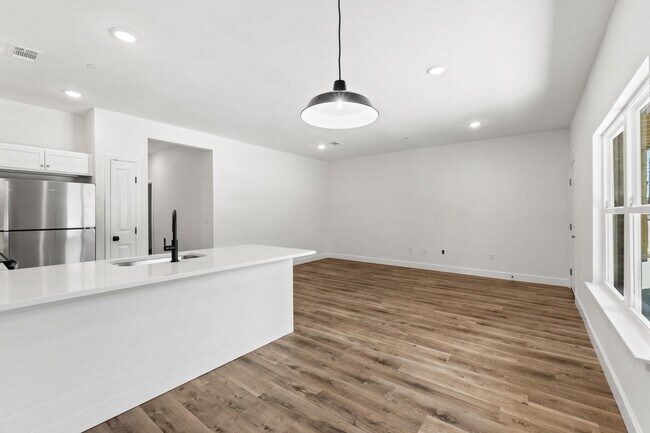 Building Photo - 910 Barrow St
