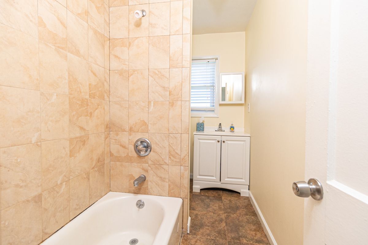 Building Photo - 14 Lee Pl