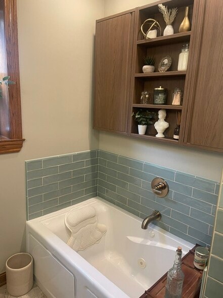 Building Photo - 4414 N Menard Ave
