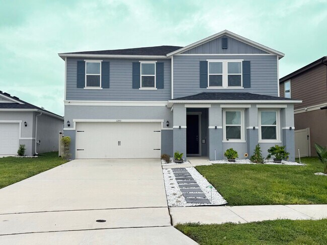 Building Photo - Beautiful 3 bedroom/2.5 bath in NEW Winter...