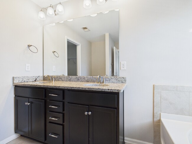 Building Photo - 8810 Douglas Palace Ct