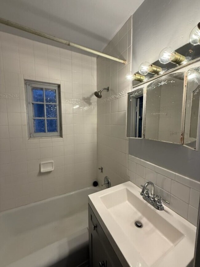 Building Photo - 1060 N Downing St