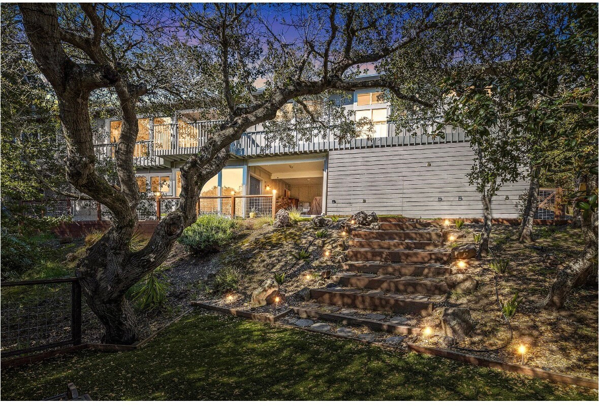 Building Photo - 101 Oak Springs Dr