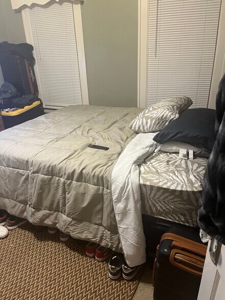 Building Photo - 2118 Elm St