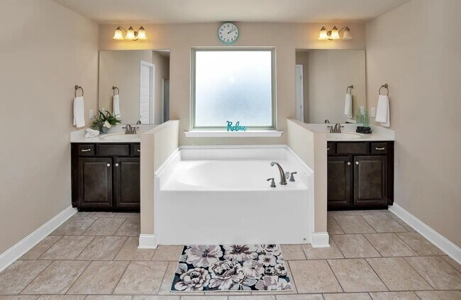 Building Photo - 7102 Sutter Ct