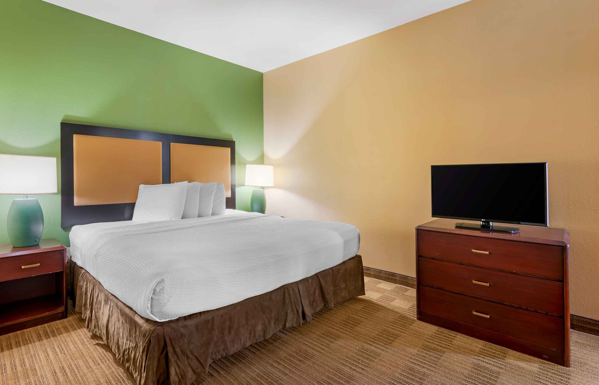 Building Photo - Furnished Studio-Kansas City - Overland Park - Metcalf Ave