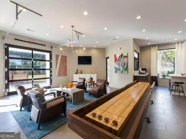 Building Photo - 3500 Windcliff Dr SE