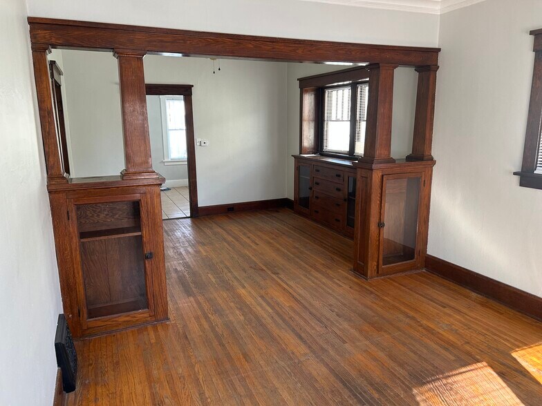 Building Photo - 2003 W Alice Ave