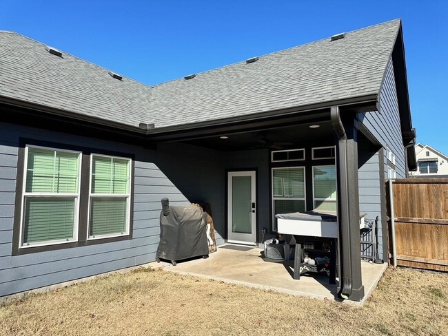 Building Photo - 412 Carneros Dr