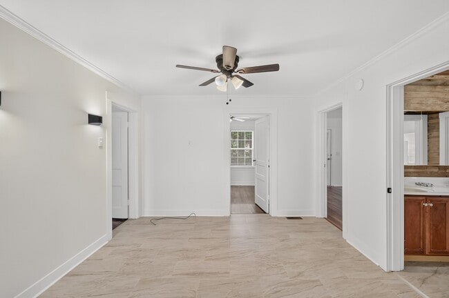 Building Photo - 110 Woodcraft Dr