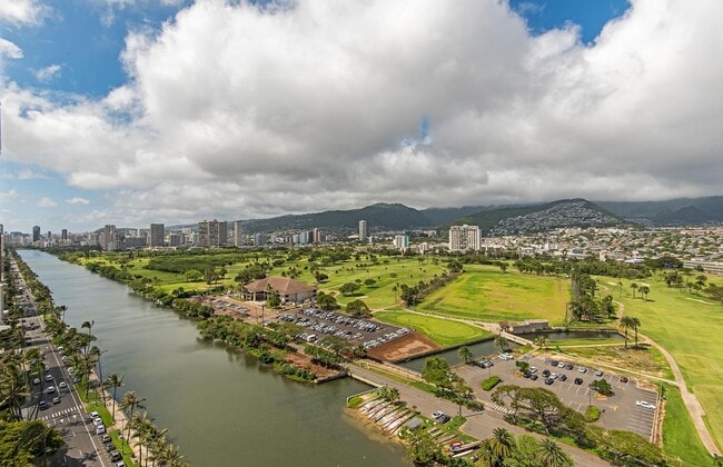 Building Photo - For Rent: 1-Bedroom Condo in Waikiki (24th...