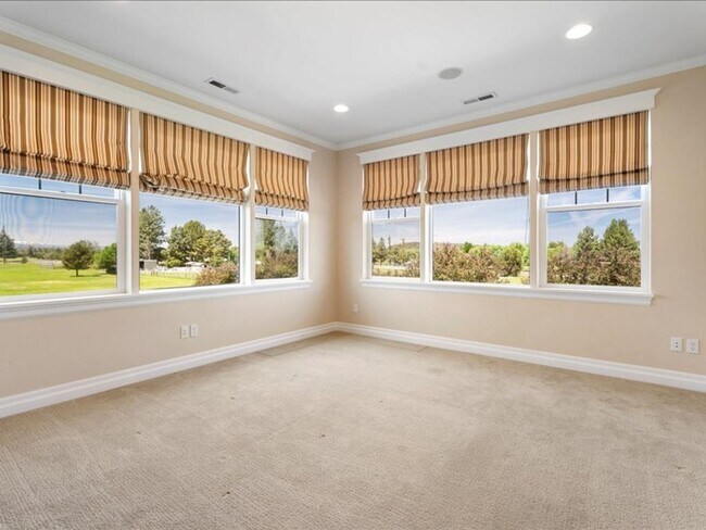 Building Photo - Stunning Tumalo Home on 3.21 Acres with Ca...