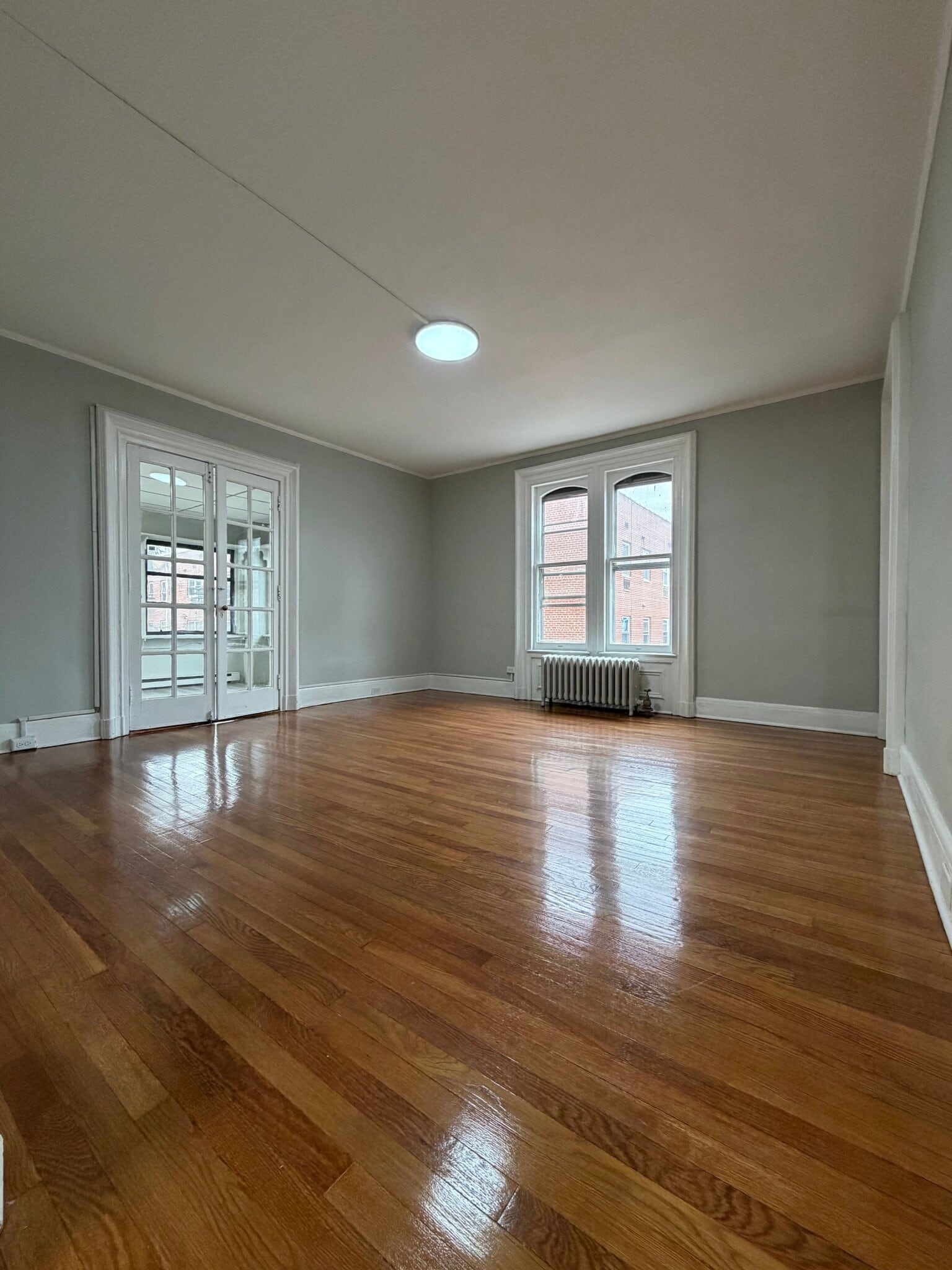 Building Photo - 124 E 7th St
