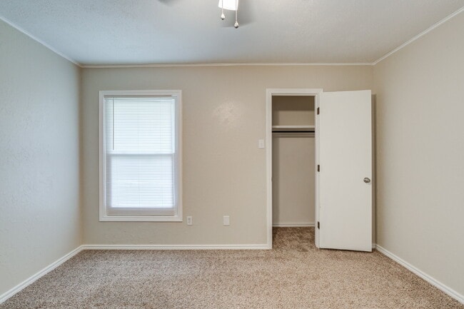 Building Photo - South Lubbock 4 bedroom 2 bath home