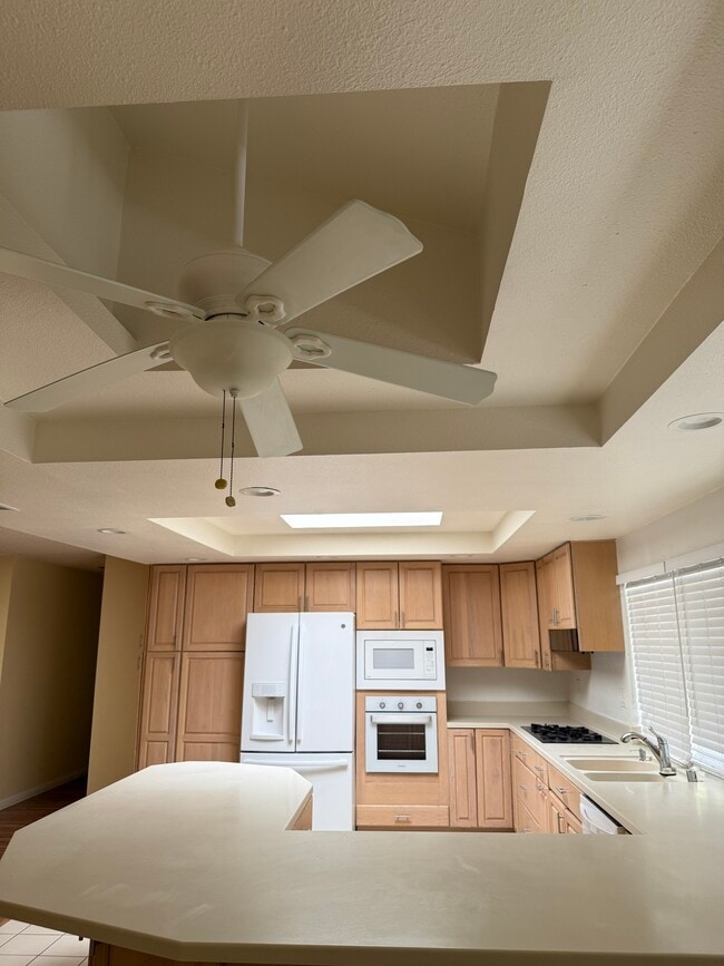 Building Photo - 569 Mundy Terrace