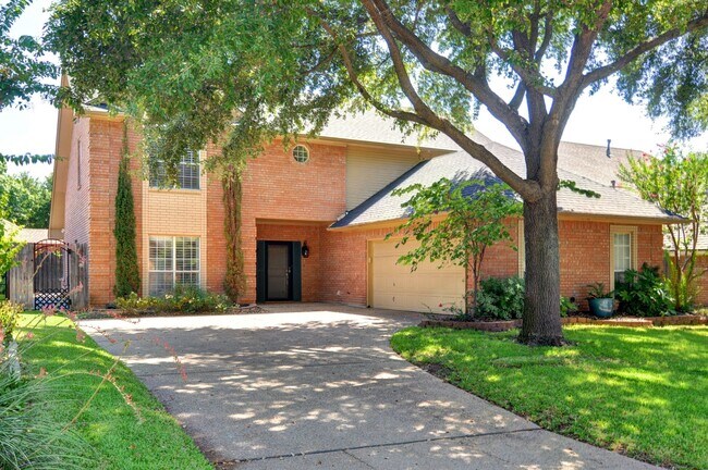 Building Photo - 3 Bedroom Home - Ridglea Country Club Estates