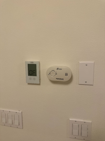 Building Photo - 109 NW Shy Bear Way