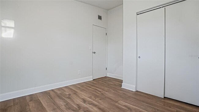 Building Photo - 5219 Bonnie Brae Cir