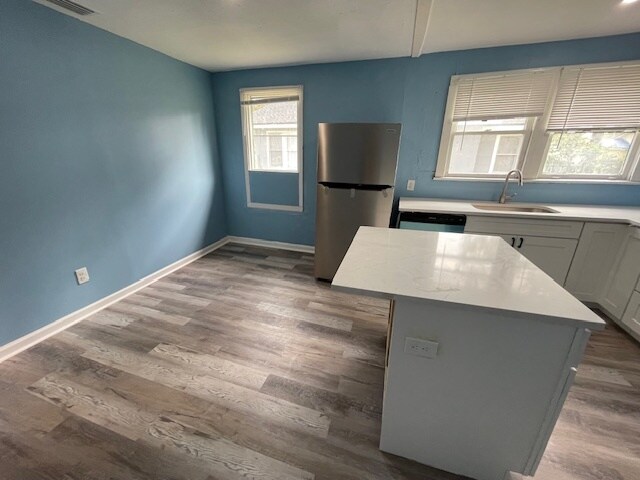 Building Photo - 250 Vernis Ave