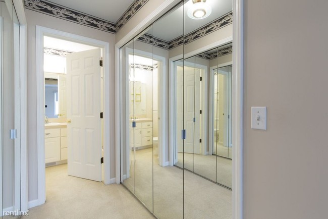 Building Photo - 2 br, 3 bath Condo - 6029 Steeplechase Dr