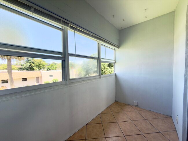 Building Photo - 200 Bonnie Blvd
