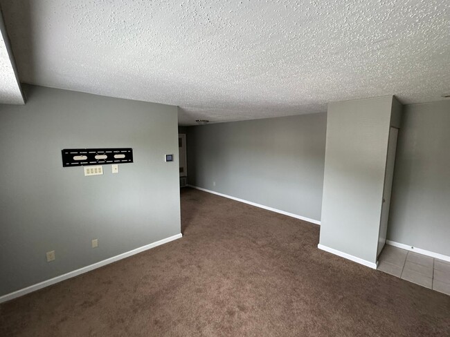 Building Photo - *Ask about our move-in specials!*  1 Bedro...