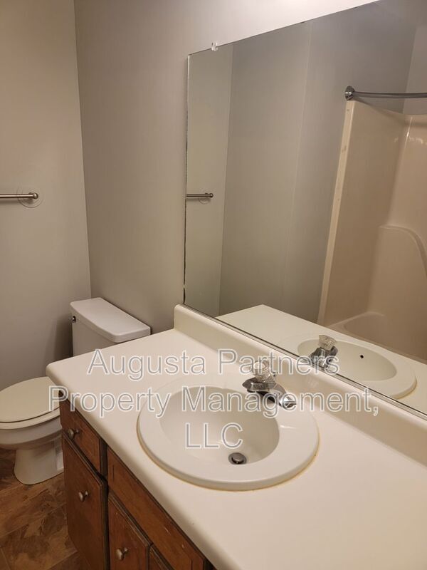 Building Photo - 157 Moss Creek Dr