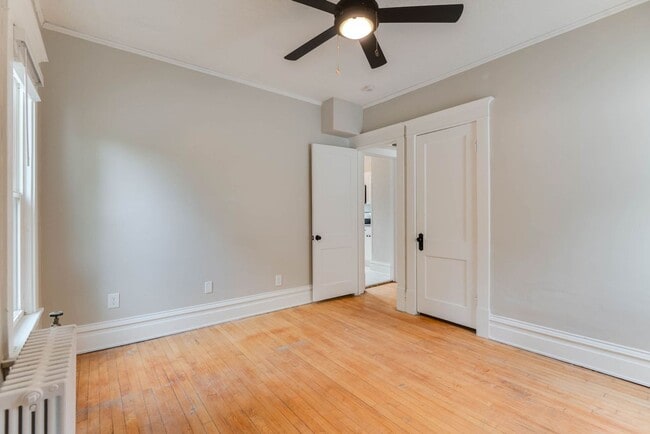Building Photo - Beautifully Updated 4 BR/2 BA Upper-Level Duplex in Minneapolis with 2-Car Garage!
