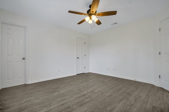 Building Photo - 1732 Talmadge Rd