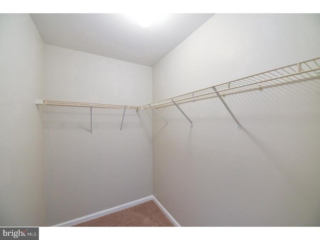 Building Photo - 126 Hawthorne Ct