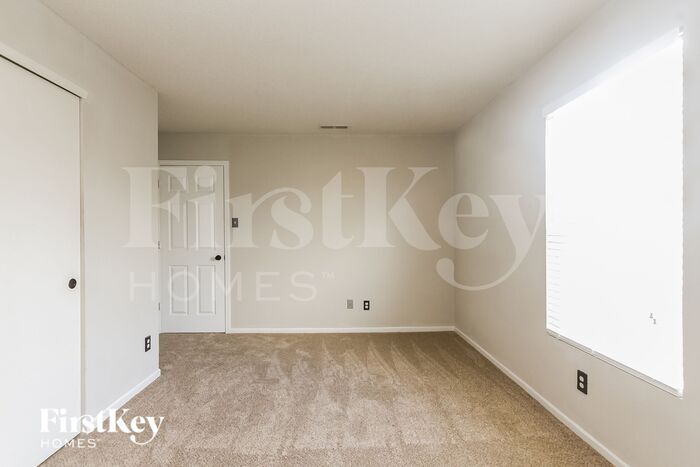 Building Photo - 8440 Wanda Lake Dr