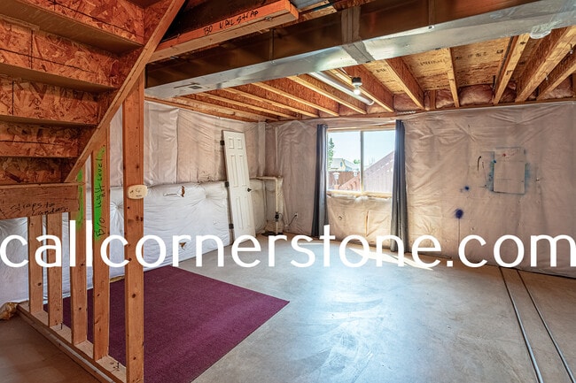 Building Photo - 4394 Crow Creek Dr