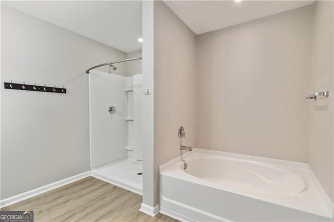 Building Photo - 100 Heritage Club Cir