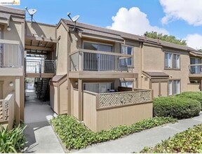 Building Photo - 5317 Ridgeview Cir