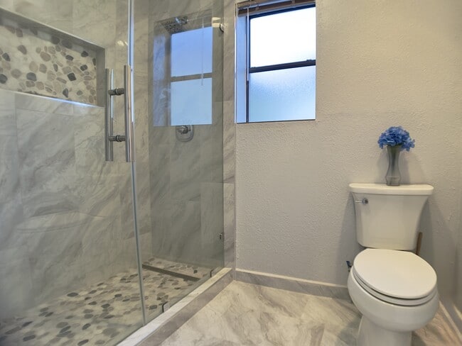 Building Photo - 215 Canyon Terrace Dr