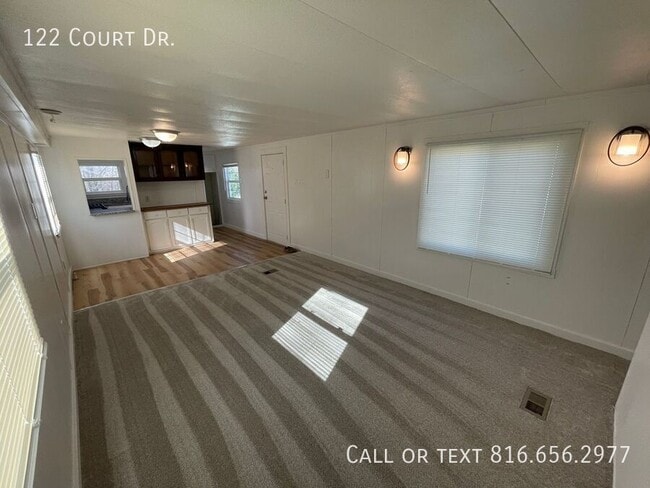 Building Photo - 122 Court Dr