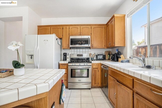 Building Photo - 1701 Mt Silliman Way