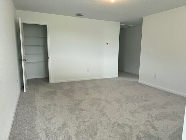 Building Photo - 664 Carlyle Wy