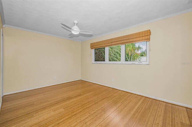 Building Photo - 1387 Hill Dr