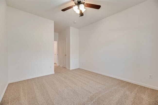 Building Photo - 3104 Angus Dr