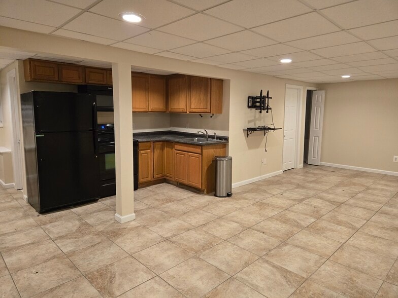 Building Photo - 34 2nd St