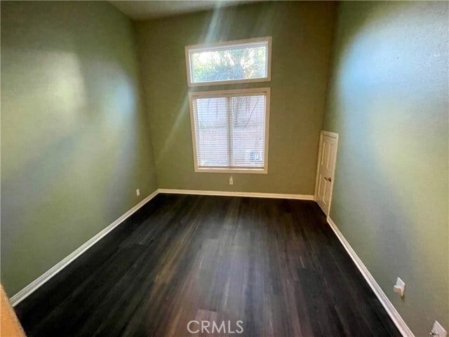 Building Photo - 6 Emerald Glen