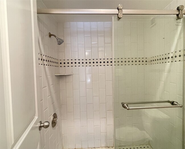 Building Photo - 6500 Harbor Town Dr