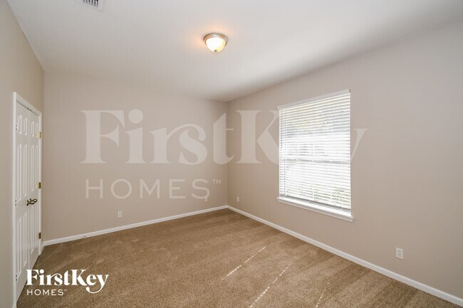 Building Photo - 10537 Castlebar Glen Dr S