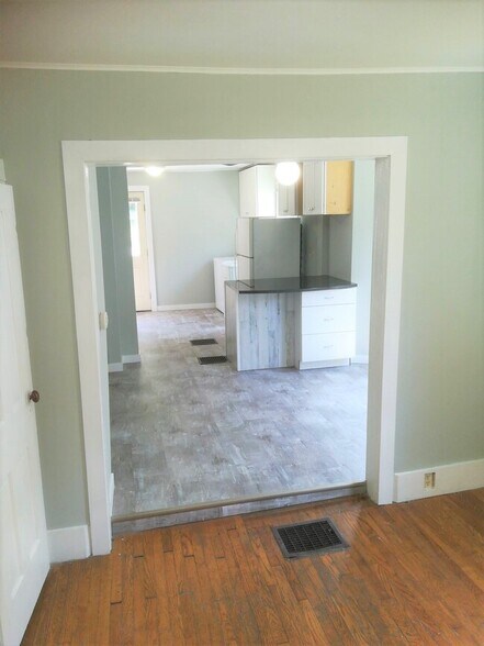 Building Photo - 317 Hillview Pl