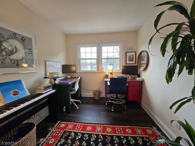 Building Photo - 87 E Main St