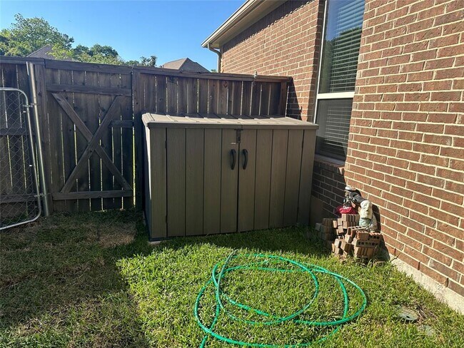 Building Photo - 19839 Driver Forest Dr