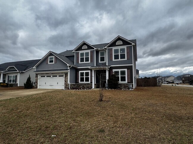 Building Photo - 5 Bedroom 3 Bath Home In Grays Creek